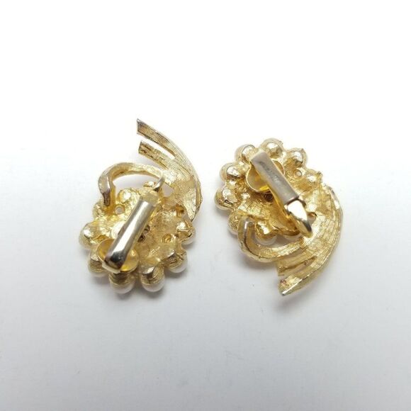 Vintage Faux Pearl Cluster Rhinestone Clip On Earrings, Retro Design, Gold Tone - Picture 4 of 6
